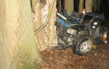 Se čtyřkolkou čelně narazil do stromu. Měl pozitivní test na drogy