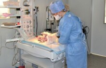 Speciální lůžka zachraňují dětské životy. Nyní je má i prostějovská nemocnice