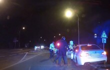 VIDEO: Řidič ujížděl rychlostí 250 km/h. Policistů za sebou si prý nevšiml