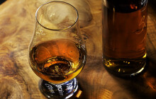 Kapitán Morgan pokračuje v plavbě za rumem. Tentokrát stihl dva obchody za dopoledne