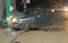 Patnáctiletý mladík si vzal doma klíče od auta a boural