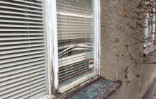 Hněv si vybil na budově pošty. V krvi měl 1,45 promile alkoholu