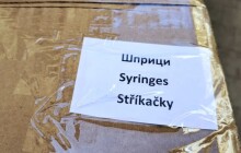 Novorozenecké oddělení FNOL poslalo zdravotnický materiál do válečných zón na Ukrajině
