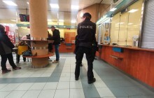 Výbušná návštěva pošty: Opilec vyhrožoval bombou a chtěl peníze