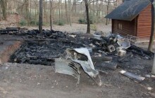 V Dolanech shořel dřevník, policisté hledají viníka