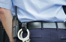 Chtěl vzít i kafe, příbory a koření. Stihl ukrást jen sekeru
