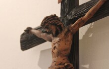 Manželé už 30 let sbírají krucifixy. Sbírku před Velikonocemi vystaví Arcidiecézní muzeum