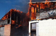 Večerní požár v Lošticích. Zasahovaly čtyři jednotky hasičů