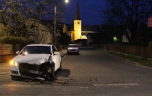 Srážka náklaďáku a auta. Řidič v audi nedal přednost zprava