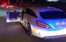 VIDEO: Kradli luxusní auta v Rakousku. U Olomouce je zastavil policejní zátaras