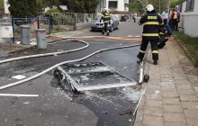 Hasiči zasahovali v Lipníku nad Bečvou. Požár domu vznikl po výbuchu