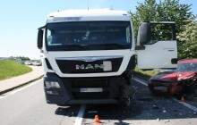 Opilý cizinec boural u Charvát. Policisté jej eskortovali do cely