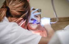 Hledá se zubař. Přerov novému stomatologovi nabízí stovky tisíc korun