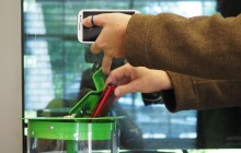 Starým mobilem pomůžete gorilám. Zoo Olomouc iniciuje jejich sbírku