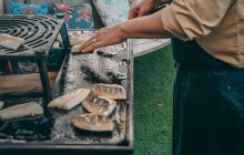 Páteční pohoda a grilované speciality? Doražte ke grilu na terase Bistra Helen