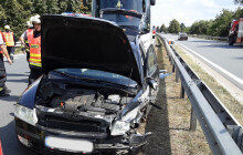 Na D35 u Mohelnice boural autobus s dětmi. Komunikaci hasiči uzavřeli