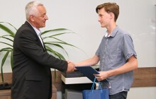 Chlapec zachraňoval jednu z obětí vražd v Kostelci na Hané. Nikdo z kolemjdoucích mu nepomohl