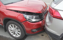 Nenechal odstup, srážku už neubrzdil. Skončil v nemocnici