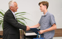 Highlighty týdne: Zachránce z Kostelce, vyvěšení vlajky Moravy i porodnost v kraji