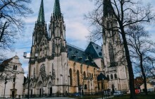 SROVNÁVAČKA: Katedrály našich měst. Jaká se vám líbí nejvíc?