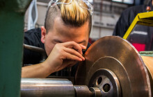 Stipendia pro šikovné žáky SŠ. Kraj schválil další peníze