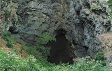 Na hladině Hranické propasti našel kolemjdoucí tělo. Policie případ vyšetřuje