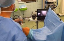 Lékaři v Jeseníku mají unikátní přístroj. Plavat a běhat je možné už tři dny po operaci