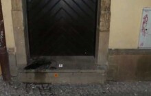 Sprejera z Univerzitní ulice odhalil vzorek DNA. Muž byl již dříve trestán