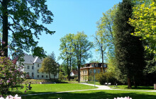 Slavnosti lázeňské sezóny lákají na hudbu i ohňovou show. V programu je i vinná soutěž