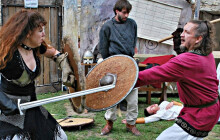 Akce na víkend: Koncert Daniela Hůlky, divadelní premiéra, Dobroběh, či povídky na Plumlově