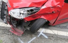 Senior nedal přednost a způsobil nehodu. Škoda jde do statisíců