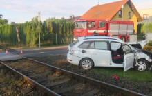 Na přejezdu se srazila fabie s vlakem. Škodu vyčíslili na půl milionu