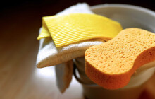 Olomoučtí strážníci vyrazili na hlídku k nelegálnímu koncertu. Z akce se vyklubal úklid chodby