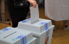 Volební místnosti se zítra otevřou. Jak volit?
