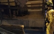 Na obchvatu Olomouce unikla barva z kamionu. Hasiči zajistili kanály