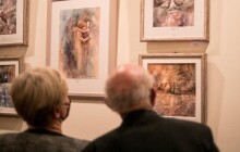 V motivu anděla je zajímavá symetrie, říká malířka Macků. V Olomouci bude mít vernisáž