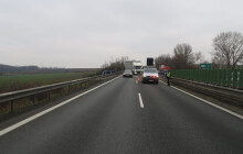 Vytlačil řidičku ze silnice. Policie hledá svědky nehody