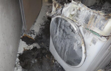 Hořela pračka, škoda za tři čtvrtě milionu. Hasiči vyjíždí k požáru spotřebičů v desítkách případů