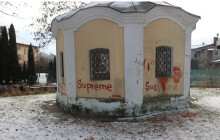 Za poškozený altánek jí hrozí až na rok za mřížemi