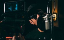 Mladíci si během noci udělali koncert v nájemním bytě