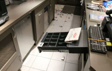 Vloupání na benzínkách. Zloděj použil místo klíče dlažební kostku