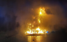 Hořící kamion s potravinami vyšel na 900 tisíc. Hasiči sečetli škody