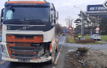 Třetí smrtelná nehoda od začátku roku. Osmdesátník nedal přednost kamionu
