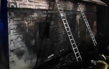 Ve Vyšehorkách zasáhl požár rodinný dům, čtyři lidé se nadýchali kouře