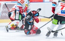 Olomoučtí hokejisté nezvládli první čtvrtfinálové utkání, od Pardubic dostali bůra