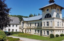 Solární panely i vrt. Fotovoltaika pokrývá provoz lázní