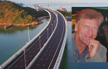 Nejhlubší stanice metra, i vrty pod pyramidou. Za světovými stavbami je Hanák Ševeček