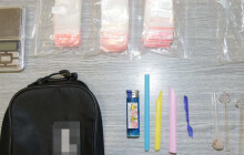 Ve voze padesátníků našli celníci kvalitní pervitin. Dealerovi hrozí deset let