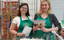 Dobrovolníci vybírali jídlo pro potřebné. Kolik se vybralo v kraji?