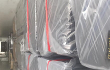 VIDEO: Zamkl se v kamionu a odmítal kontrolu. Celníci u řidiče našli 12 tisíc litrů alkoholu